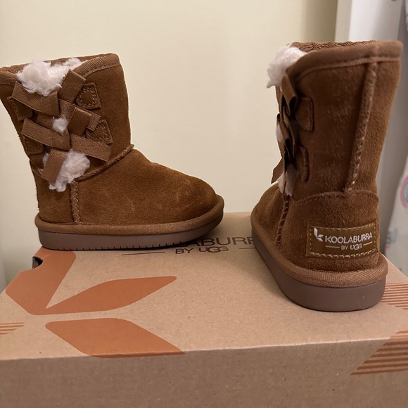 Koolaburra Other - Kookaburra by Ugg Victoria short boot toddler size 5 in chestnut
